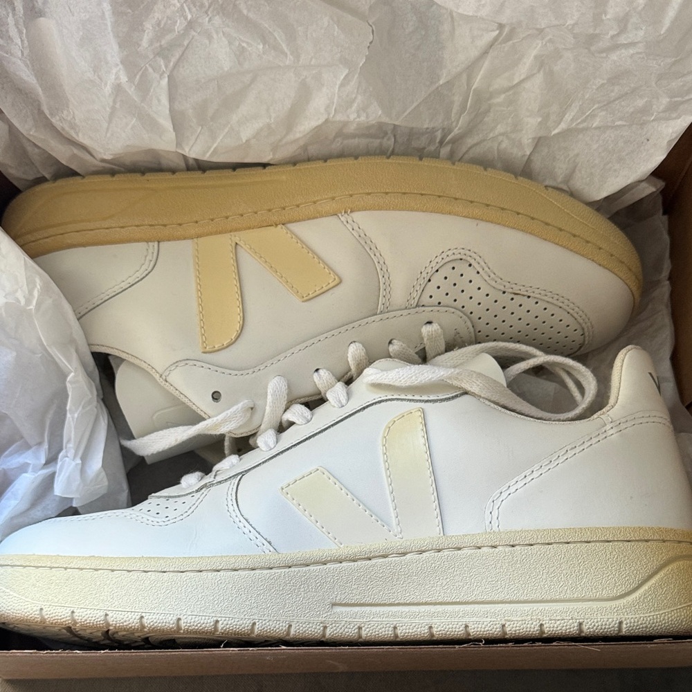 Veja Cream and White Casual Sneakers